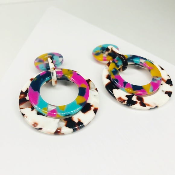 RESTOCKED Banded Hoop Earrings in Pink and Brown - Picture 3 of 8